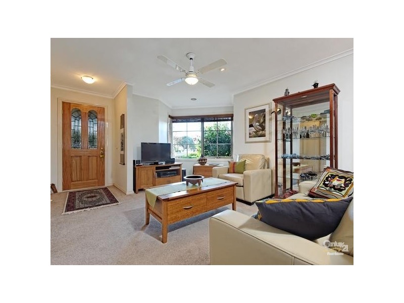 2/11 Hoffman Street, Cheltenham VIC 3192