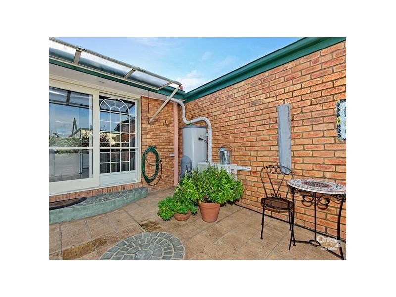2/11 Hoffman Street, Cheltenham VIC 3192