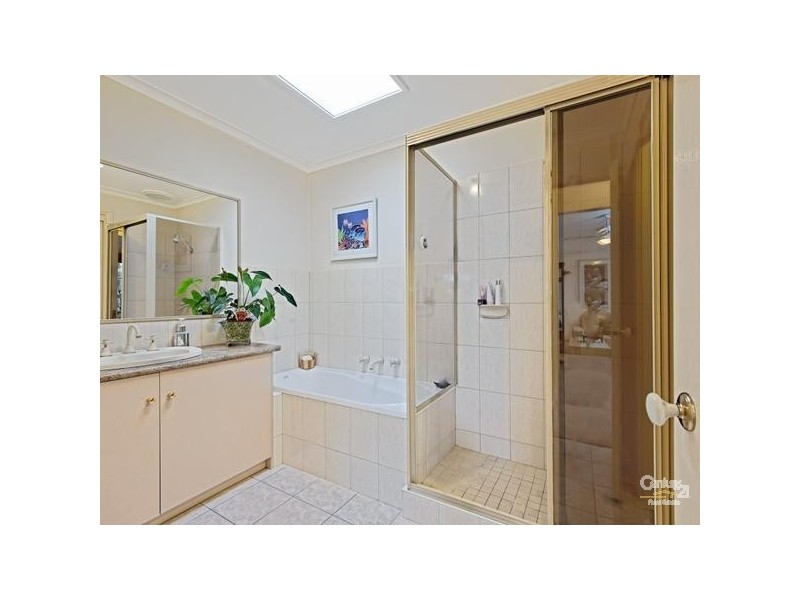 2/11 Hoffman Street, Cheltenham VIC 3192