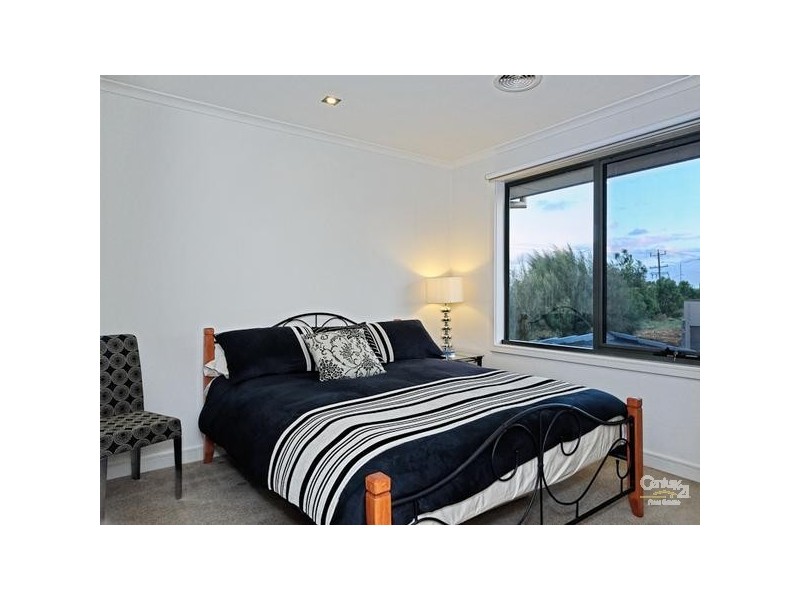 6 Dresden Drive, Waterways VIC 3195