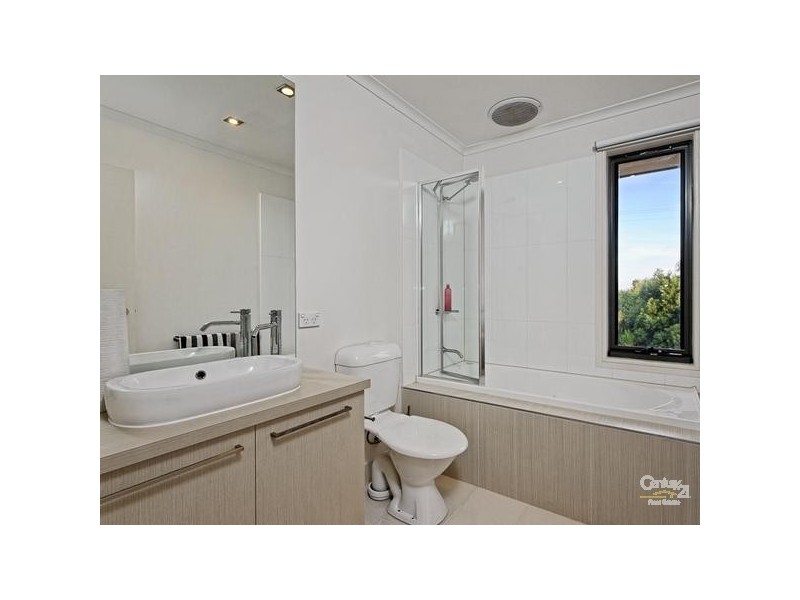 6 Dresden Drive, Waterways VIC 3195