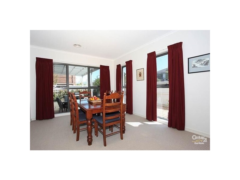 10 St Georges Crescent, Heatherton VIC 3202