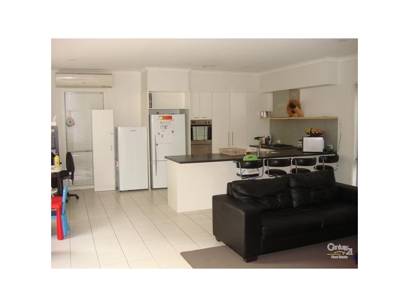 33 Carnoustie Parade, Heatherton VIC 3202