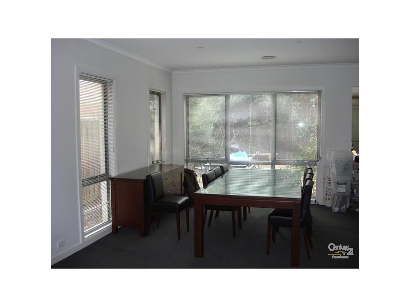 33 Carnoustie Parade, Heatherton VIC 3202