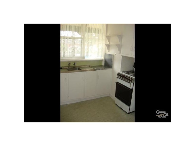 1/4 Woods Avenue, Mordialloc VIC 3195