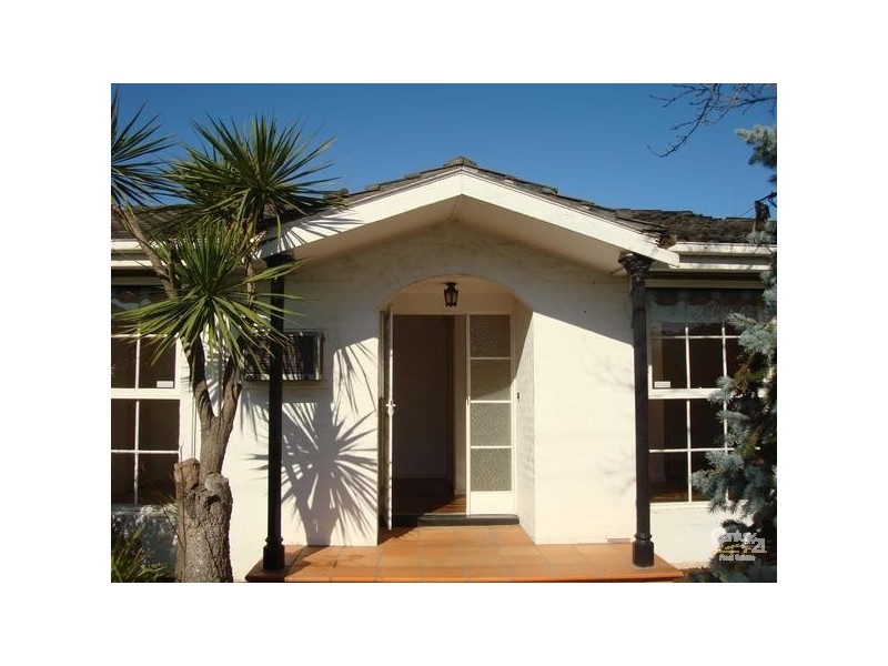 96 Thomas Street, Hampton VIC 3188