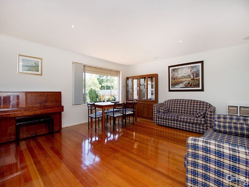 2 Mernda Avenue, Cheltenham VIC 3192