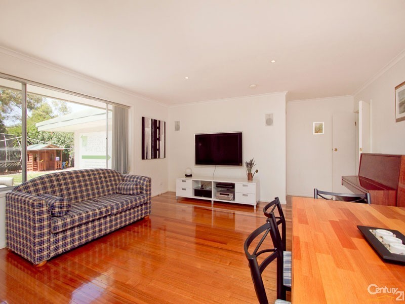 2 Mernda Avenue, Cheltenham VIC 3192