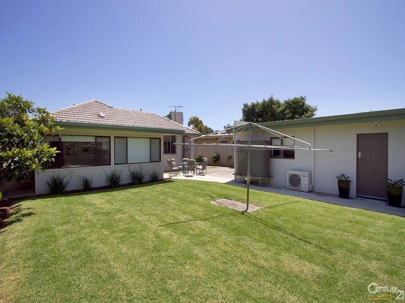 2 Mernda Avenue, Cheltenham VIC 3192