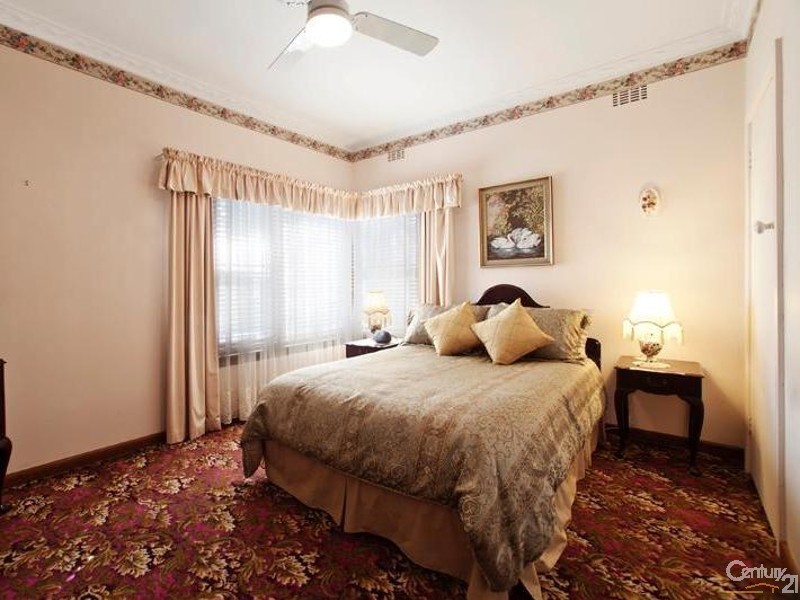 2 Munro Avenue, Cheltenham VIC 3192