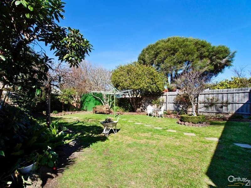 2 Munro Avenue, Cheltenham VIC 3192