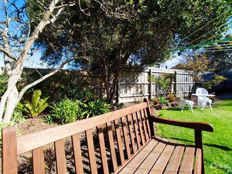 2 Munro Avenue, Cheltenham VIC 3192