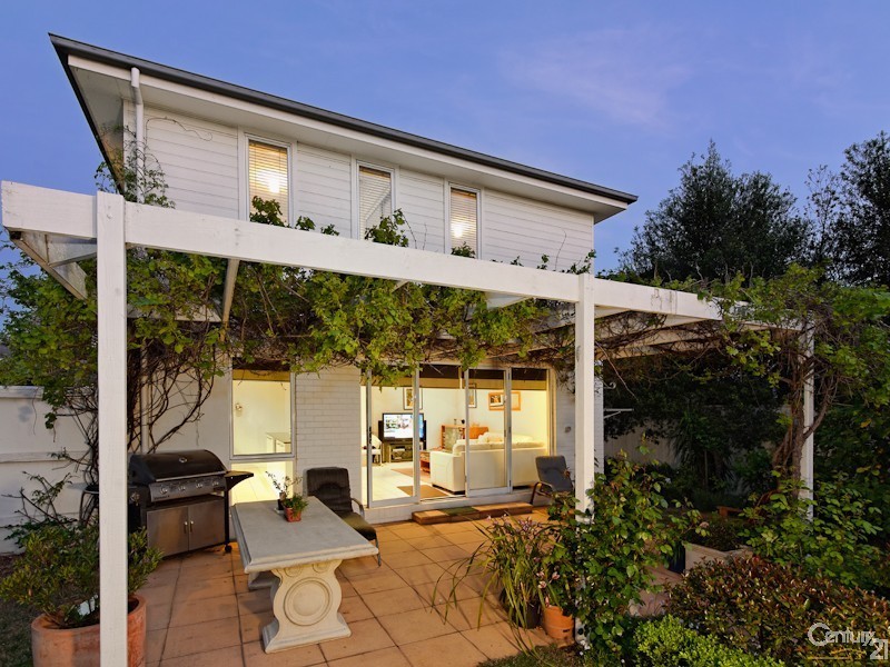 5 Pinehurst Way, Heatherton VIC 3202