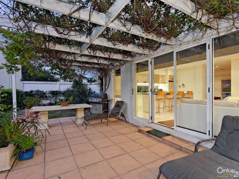 5 Pinehurst Way, Heatherton VIC 3202