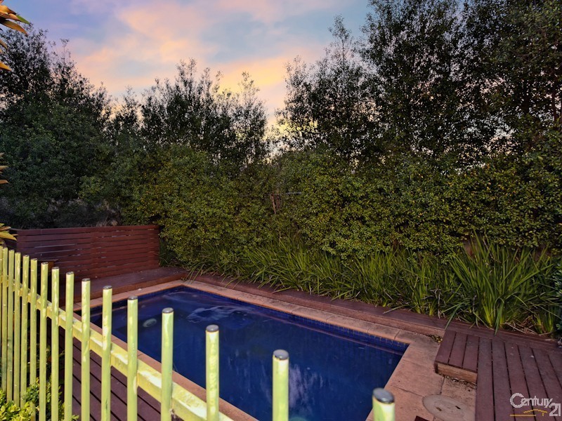 5 Pinehurst Way, Heatherton VIC 3202