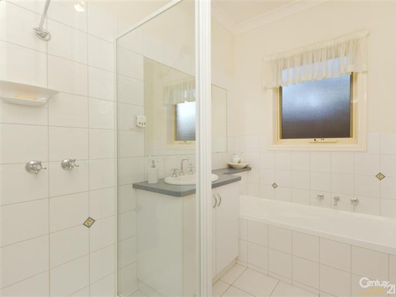 2B Alden Court, Cheltenham VIC 3192