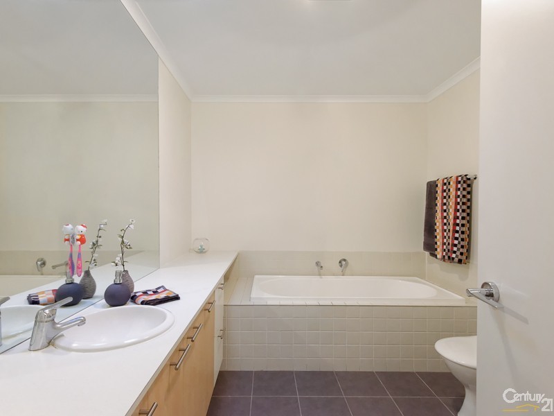 67 St Andrews Drive, Heatherton VIC 3202