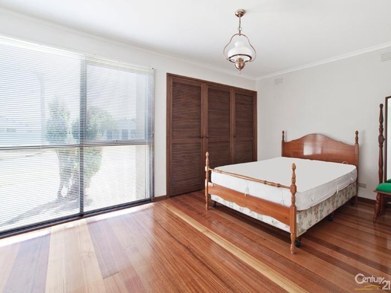 19 Sharrock Drive, Dingley Village VIC 3172