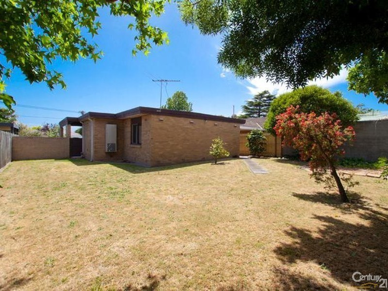 19 Sharrock Drive, Dingley Village VIC 3172