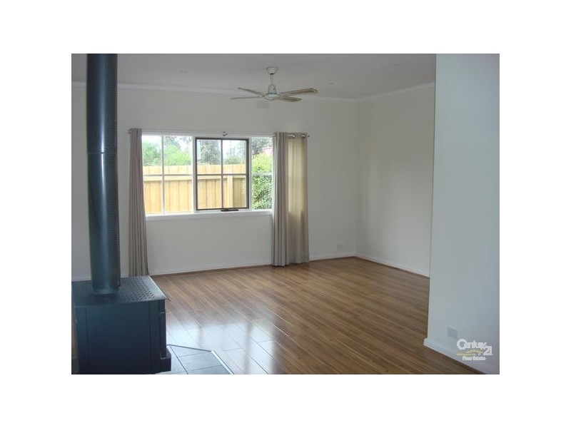 24 Railway Parade, Seaford VIC 3198