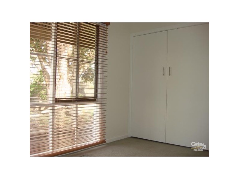 24 Railway Parade, Seaford VIC 3198