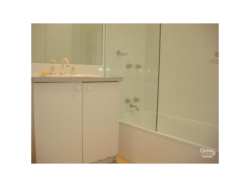 24 Railway Parade, Seaford VIC 3198