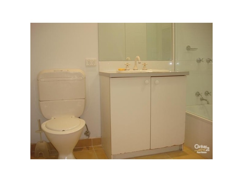 24 Railway Parade, Seaford VIC 3198