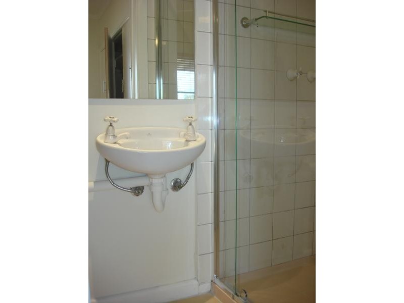 24 Railway Parade, Seaford VIC 3198