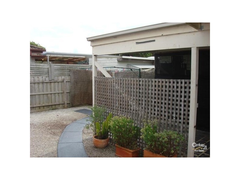 24 Railway Parade, Seaford VIC 3198