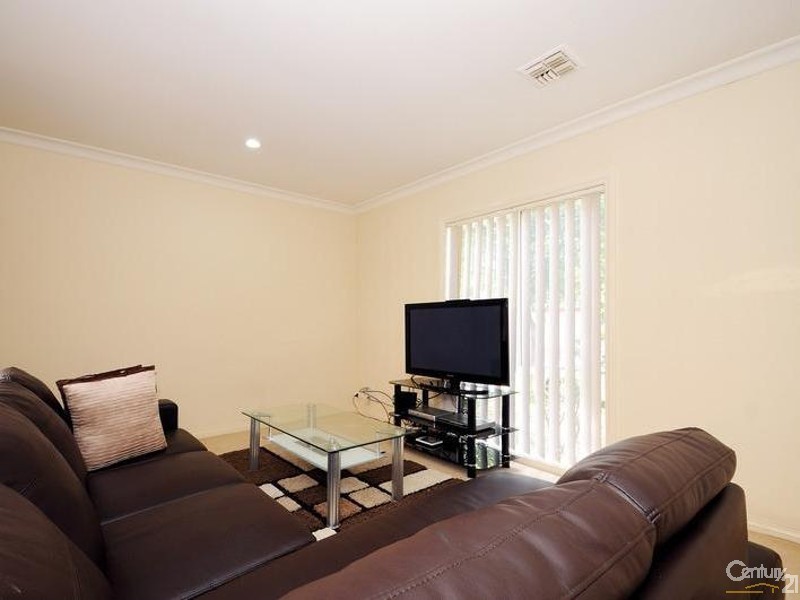 10/2 McKelvie Court, Glen Waverley VIC 3150