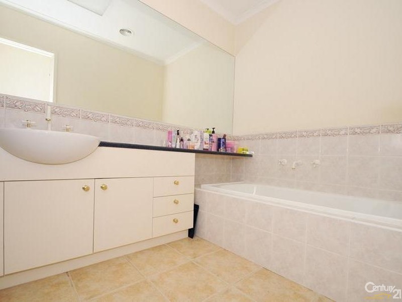 10/2 McKelvie Court, Glen Waverley VIC 3150