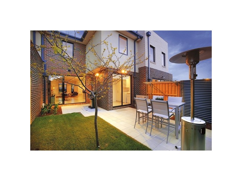 32 Botanic Drive, Clayton South VIC 3169