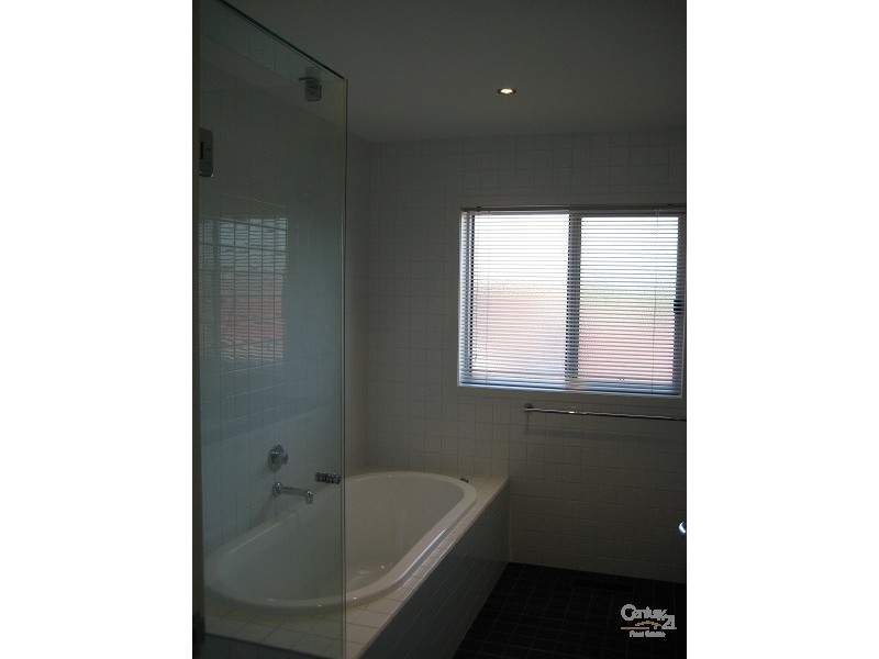 2/51 Schneider Crescent, Oakleigh South VIC 3167