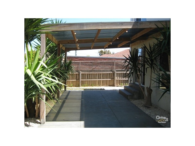 2/51 Schneider Crescent, Oakleigh South VIC 3167