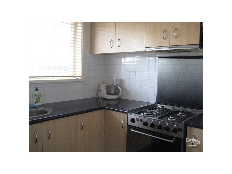 2/5 BURNS AVENUE, Clayton South VIC 3169