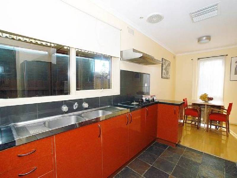 9 Hopkins Court, Clayton South VIC 3169