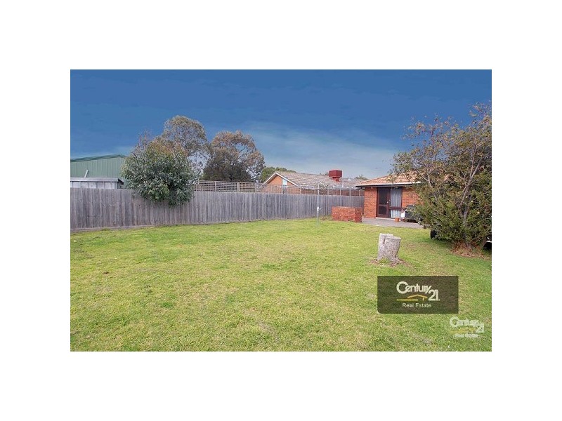 15 Debbie Close, Clarinda VIC 3169