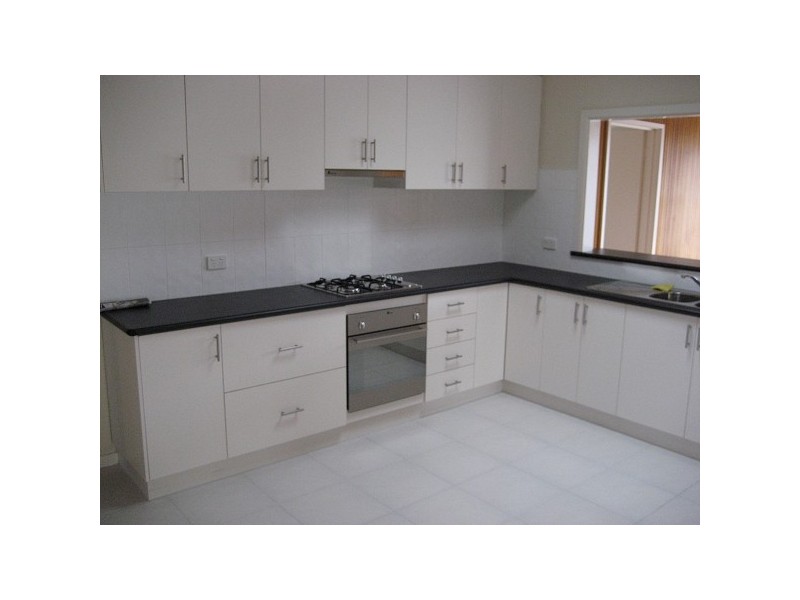 2/61 Macrina Street, Oakleigh East VIC 3166