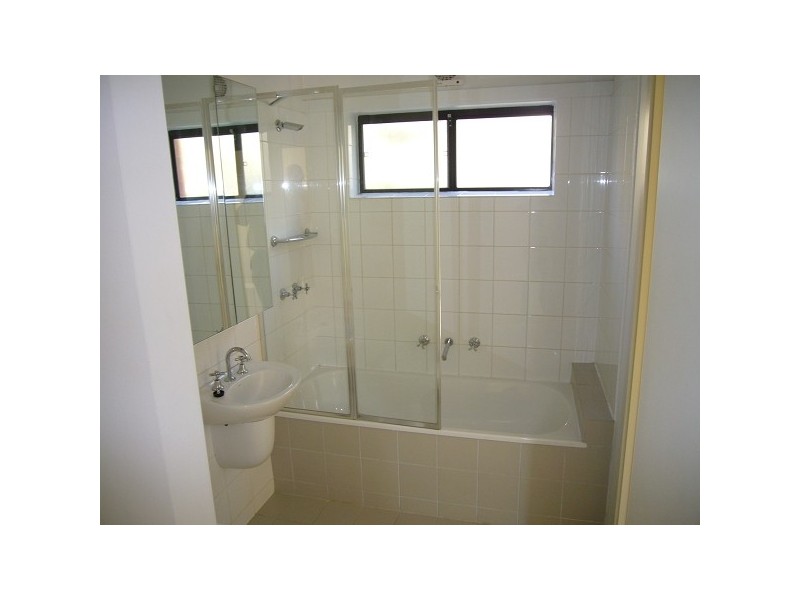 13 Evergreen Boulevard, Clayton South VIC 3169