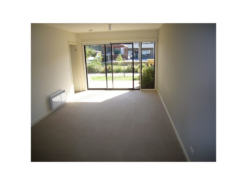 13 Evergreen Boulevard, Clayton South VIC 3169