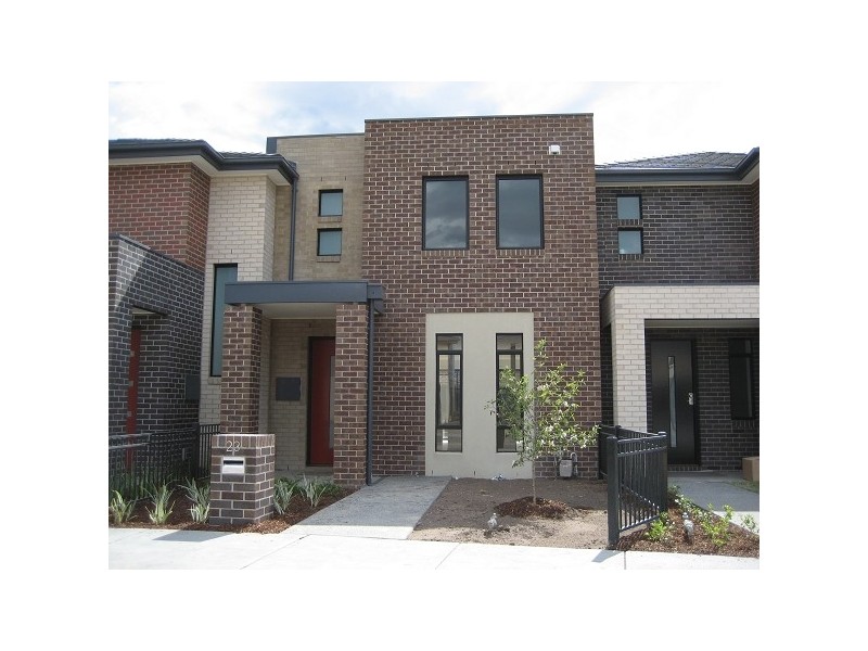 23 Evergreen Blvd, Clayton South VIC 3169