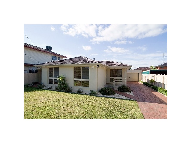 23 Sandalwood Drive, Oakleigh South VIC 3167