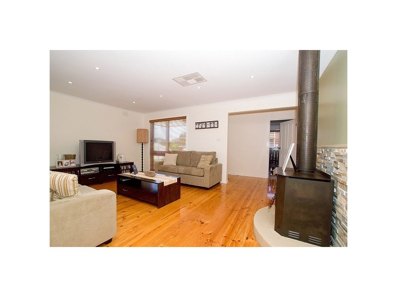 23 Sandalwood Drive, Oakleigh South VIC 3167