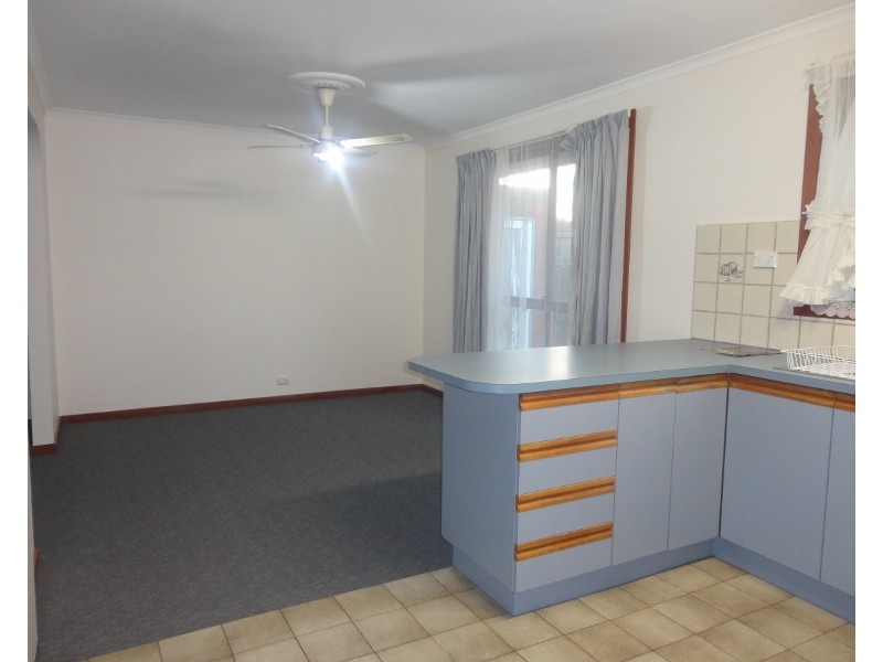 2/144 Springs Road, Clarinda VIC 3169