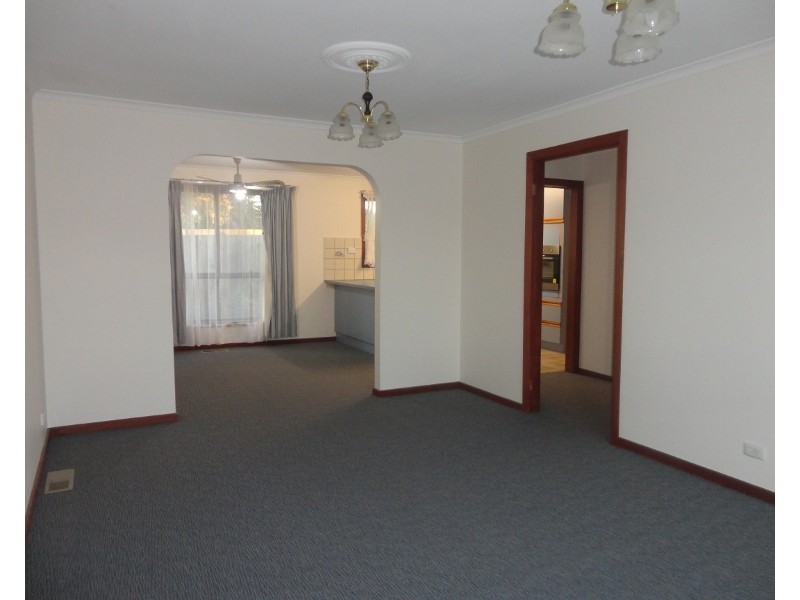 2/144 Springs Road, Clarinda VIC 3169