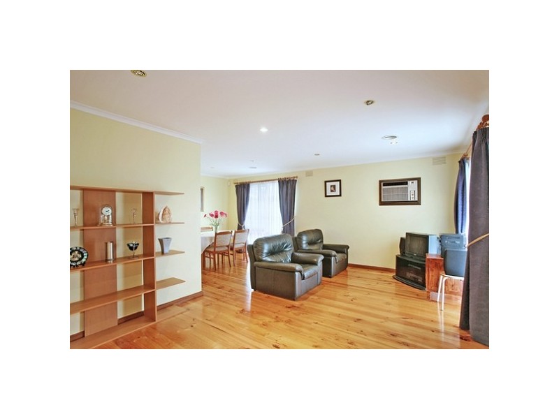 37 Glenelg Drive, Clayton South VIC 3169