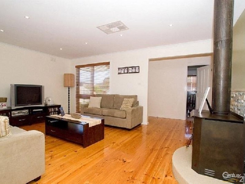 23 Sandalwood Drive, Oakleigh South VIC 3167