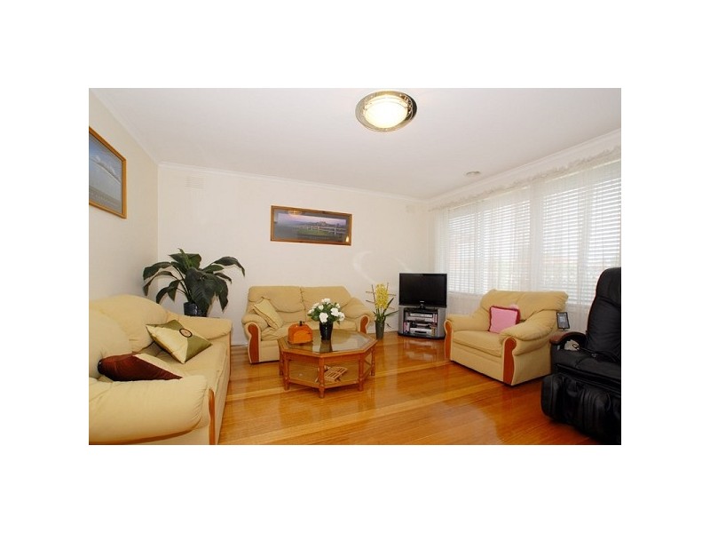 11 Barringun Crescent, Clayton South VIC 3169