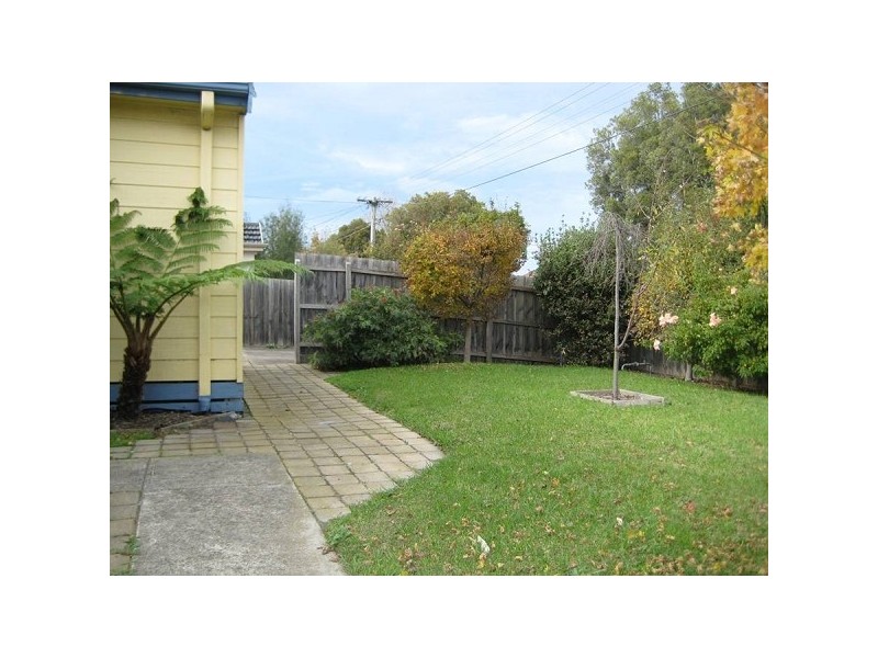 9A Manoon Road, Clayton VIC 3168