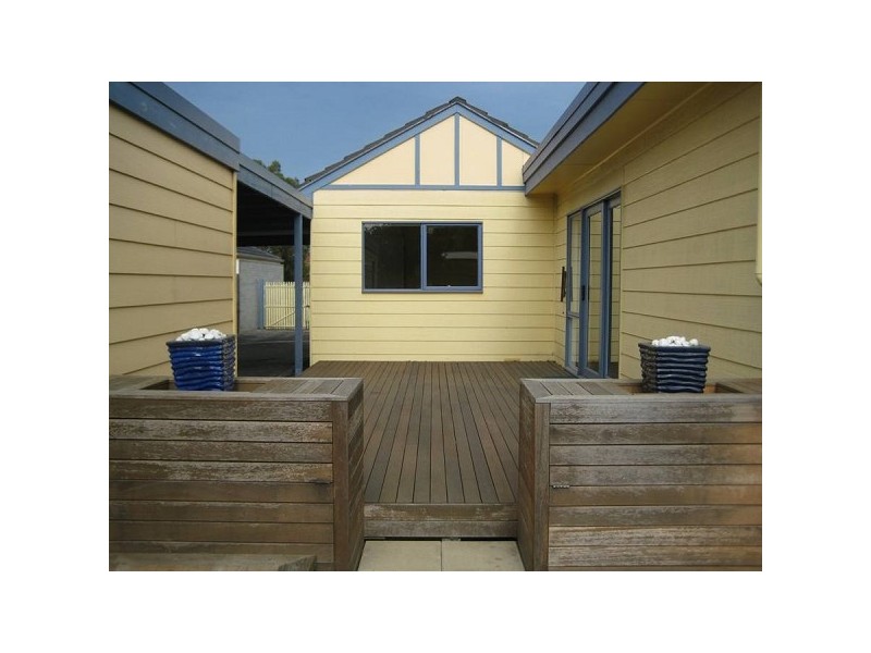 9A Manoon Road, Clayton VIC 3168